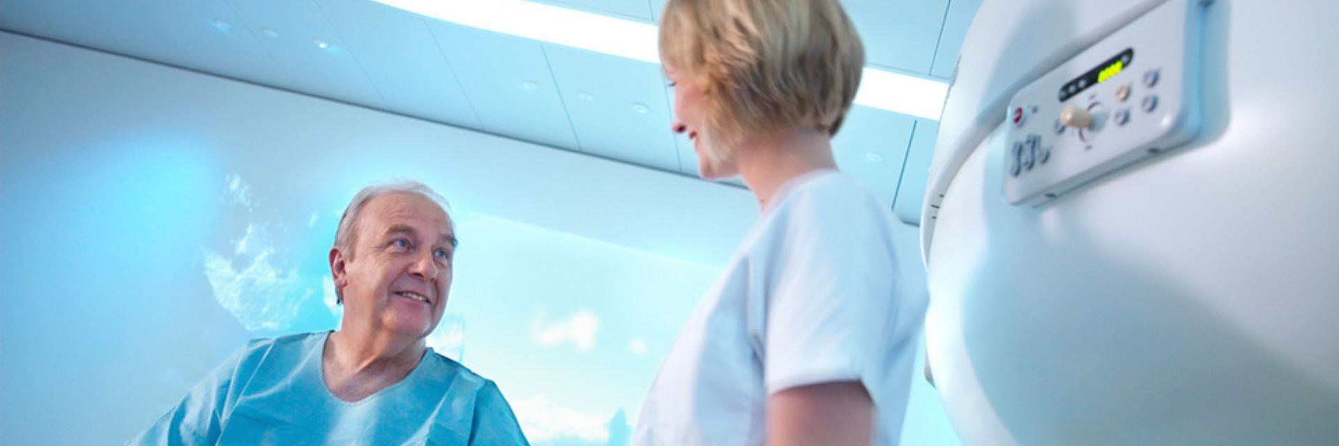 MTRA mit älterem Patienten